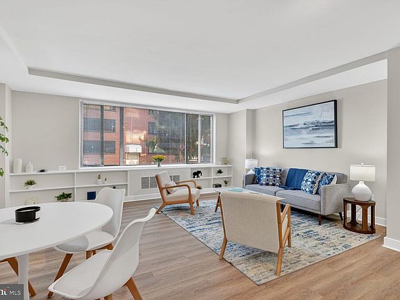 3rd image of 1121 Arlington Blvd APT 207