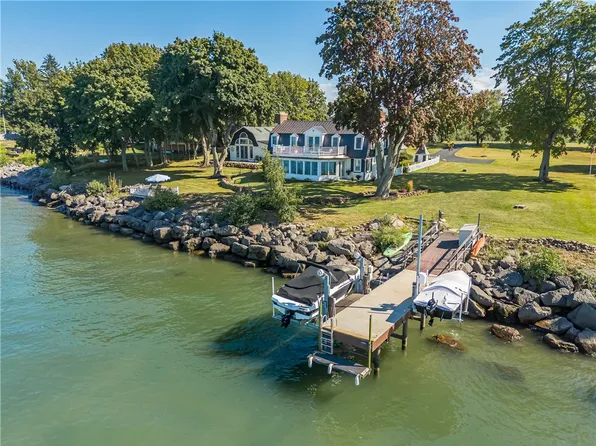 3079 Lake Rd, Williamson, NY 14589