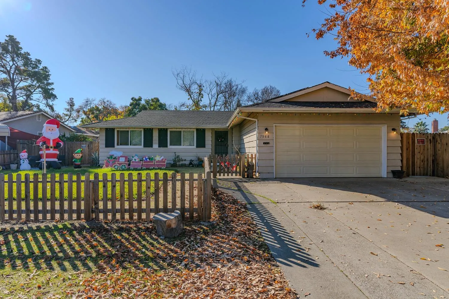 7988 Grandstaff Dr photo 1