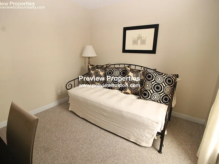 Camelot Ct — Photo 22