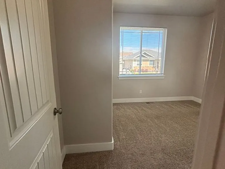 1333 Alyssa Way — Photo 33
