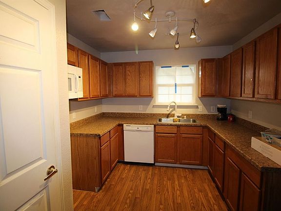 4th image of 2303 Bonnie St