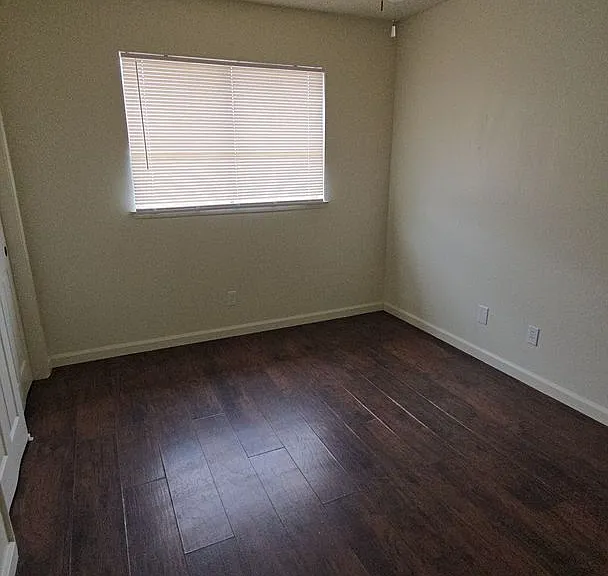 2532 W Chestnut Ct — Photo 4