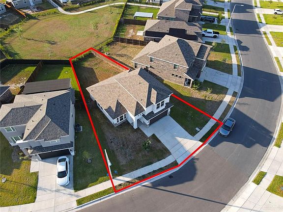 4th image of 8303 N 33rd Ln