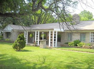 1310 E Cooke Rd, Columbus, OH 43224