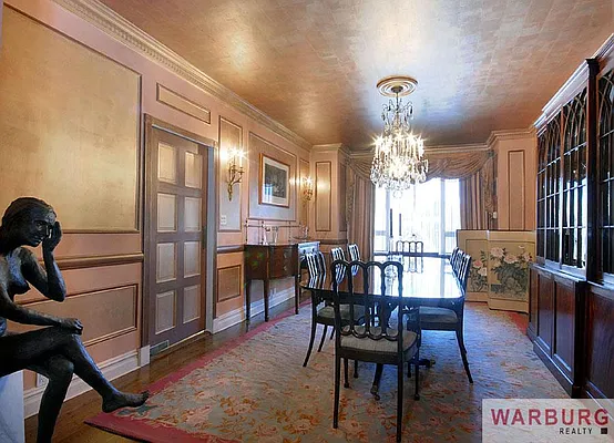 Sold by Warburg | media 4