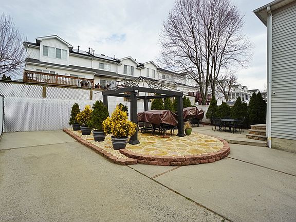 5th image of 83 Salamander Ct