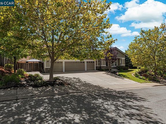 4th image of 1116 Peacock Creek Dr