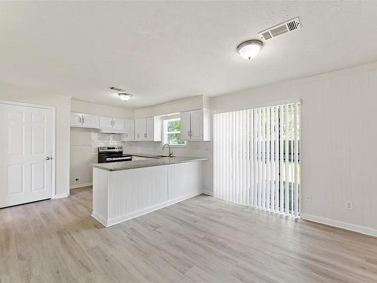 7725 Saint Lo Rd — Photo 11