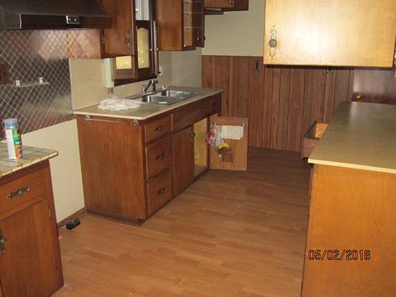 4th image of 4946 Newton Ave N