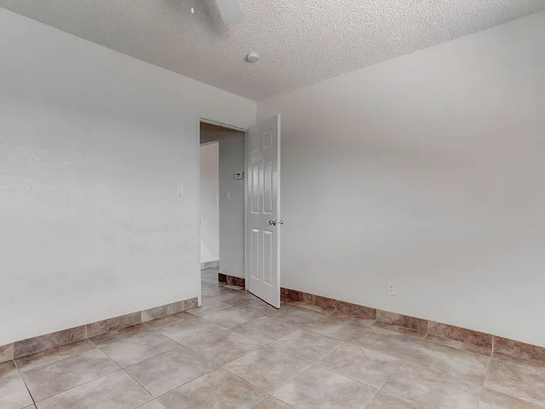 421 N Decatur Blvd — Photo 20