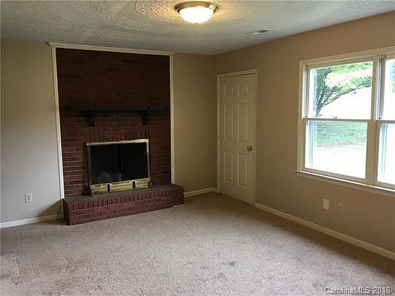 5th image of 810 S Laurel St