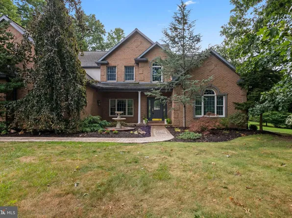 5 Holly Ln, Mohnton, PA 19540