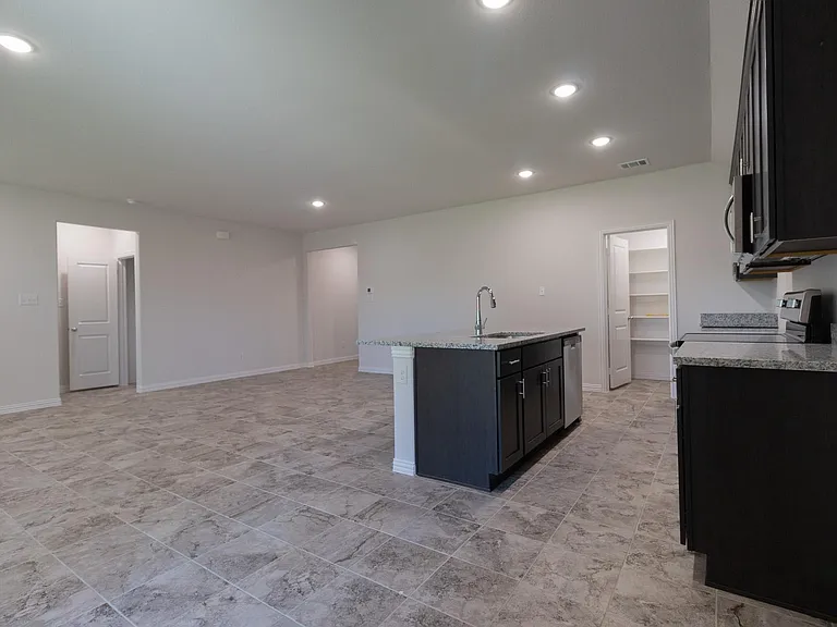 1017 Verde Valley Ln — Photo 7