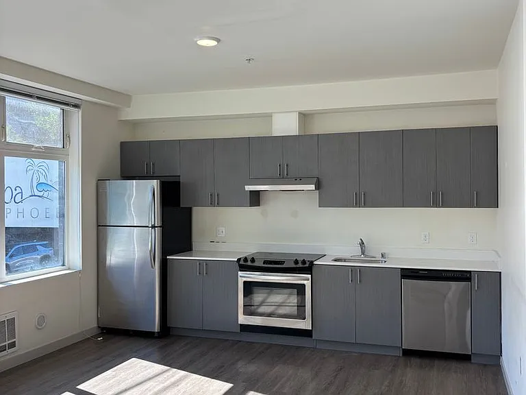 4801 Fauntleroy Apartments — Photo 75