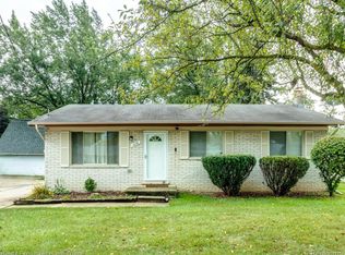 2448 Oakcrest Rd, Sterling Heights, MI 48310