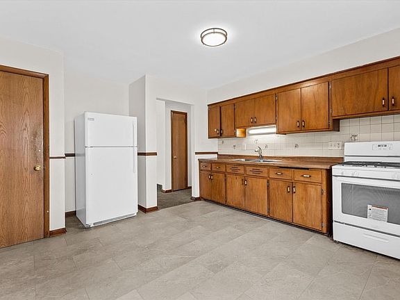 2nd image of 4722 N 49th St