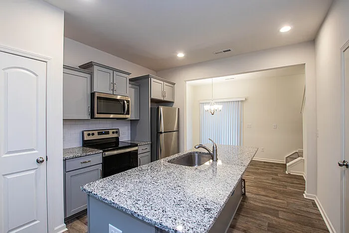 14121 Clayborn St — Photo 4