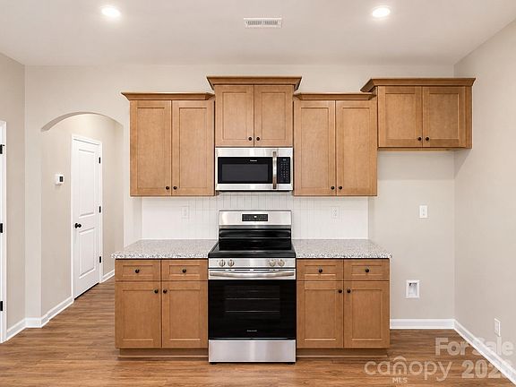 5th image of 5905 Wallace Ave