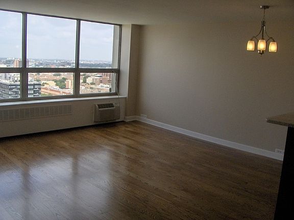 4th image of 1255 N Sandburg Ter Unit 2109E