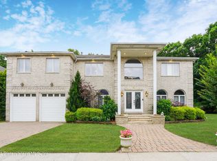 22 Maguire Ct, Staten Island, NY