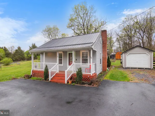 1118 Nipetown Rd, Martinsburg, WV 25403