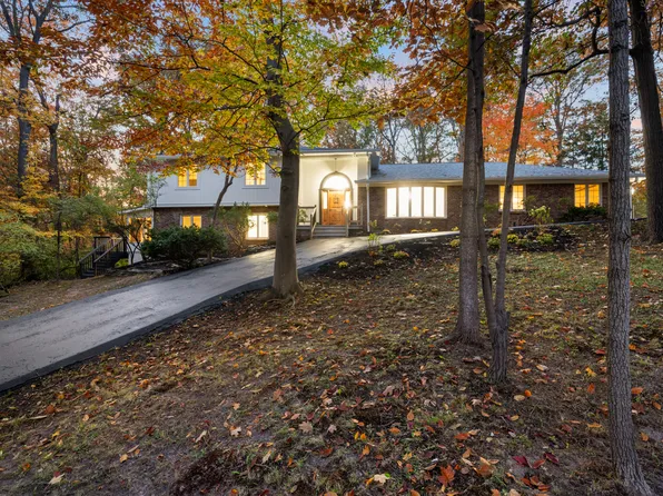 9120 Gleannloch Dr, Indianapolis, IN 46256