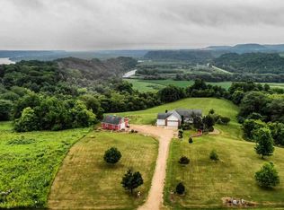 306 Turkey Ridge Ct, Guttenberg, IA 52052