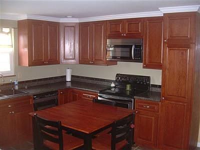 4th image of 6085 Honeygate Dr