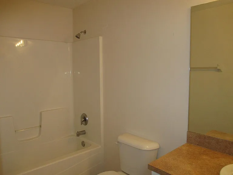 1823 NW 31st St — Photo 3