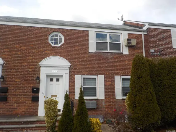 71-27 260th Street #A-2, Glen Oaks, NY 11004