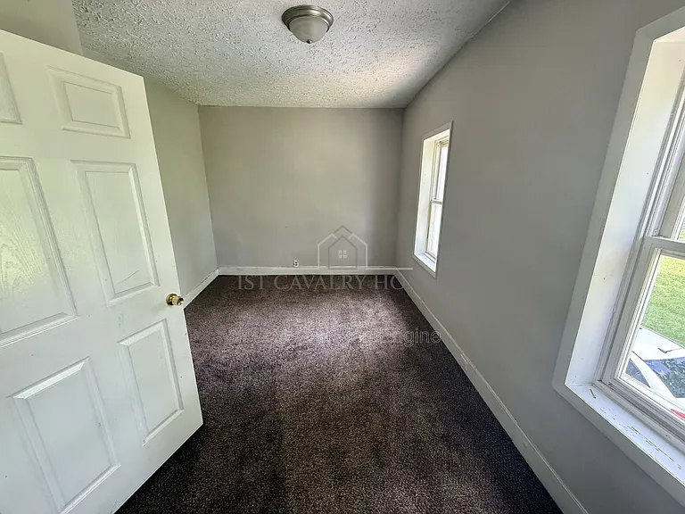 366 Buckingham St #2 — Photo 4