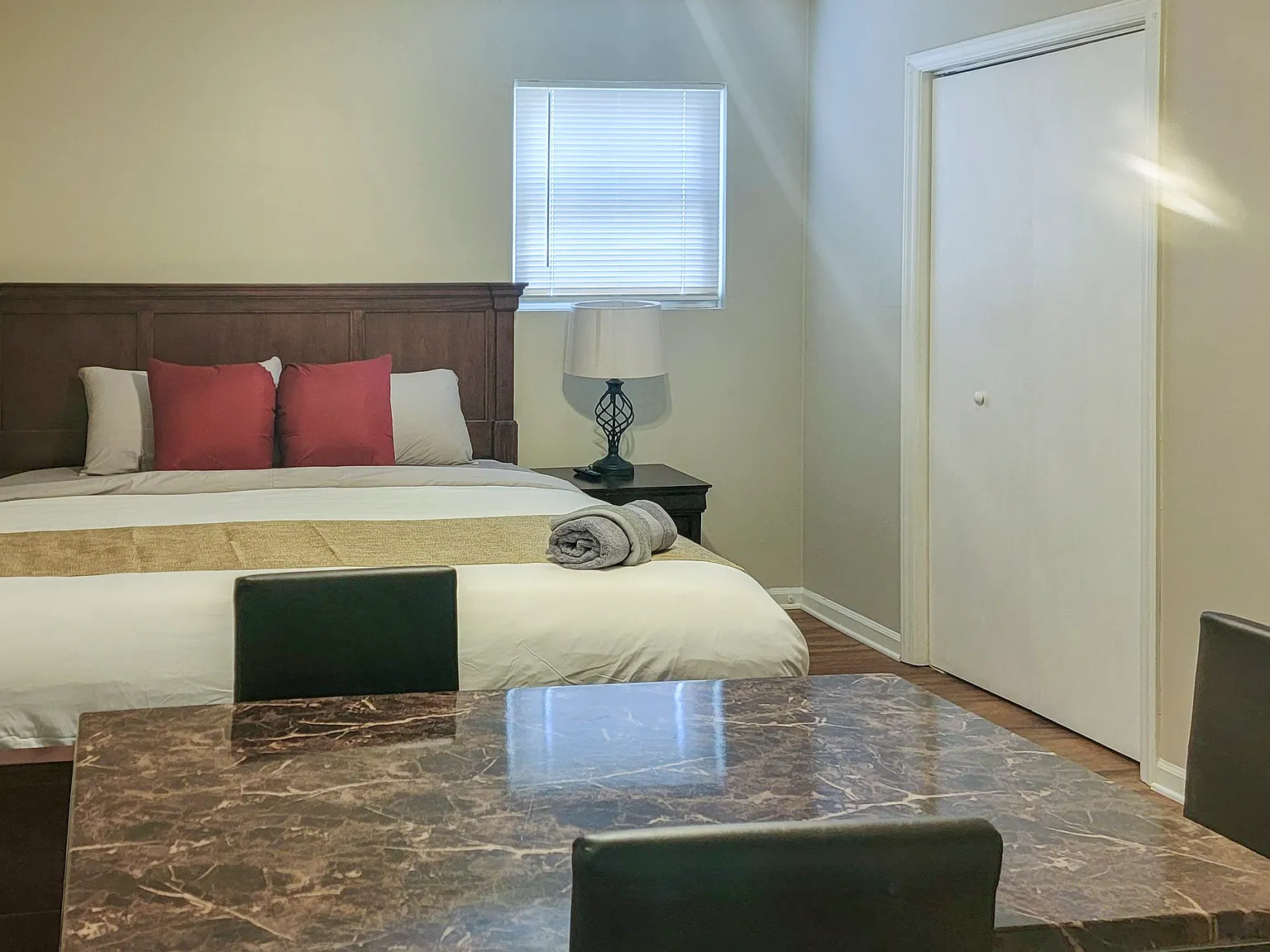 4 bed, 3.0 bath, 1218 sqft, $1,070 — Photo 3