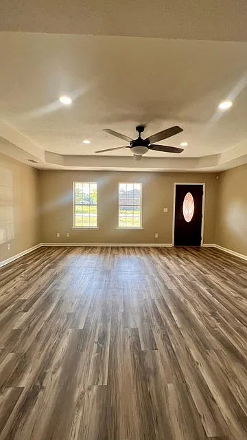 3 bed, 1775 sqft, $1,900 — Photo 3