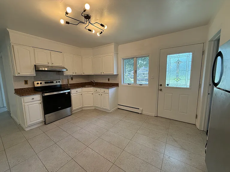61 Friendly Rd — Photo 2