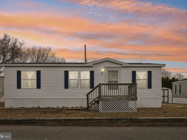 15 Vanilla Ln, Browns Mills, NJ 08015