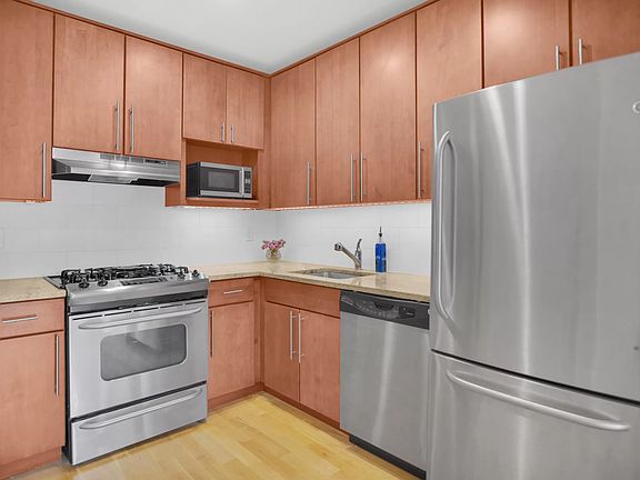 3rd image of 416 E 117th St APT 2C