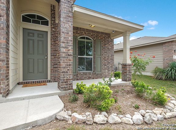 4th image of 554 Briggs Dr