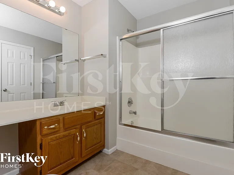 609 Rosehill Dr — Photo 14