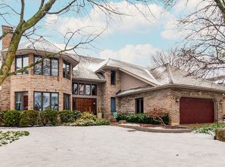 1121 Loyola Dr, Libertyville, IL 60048
