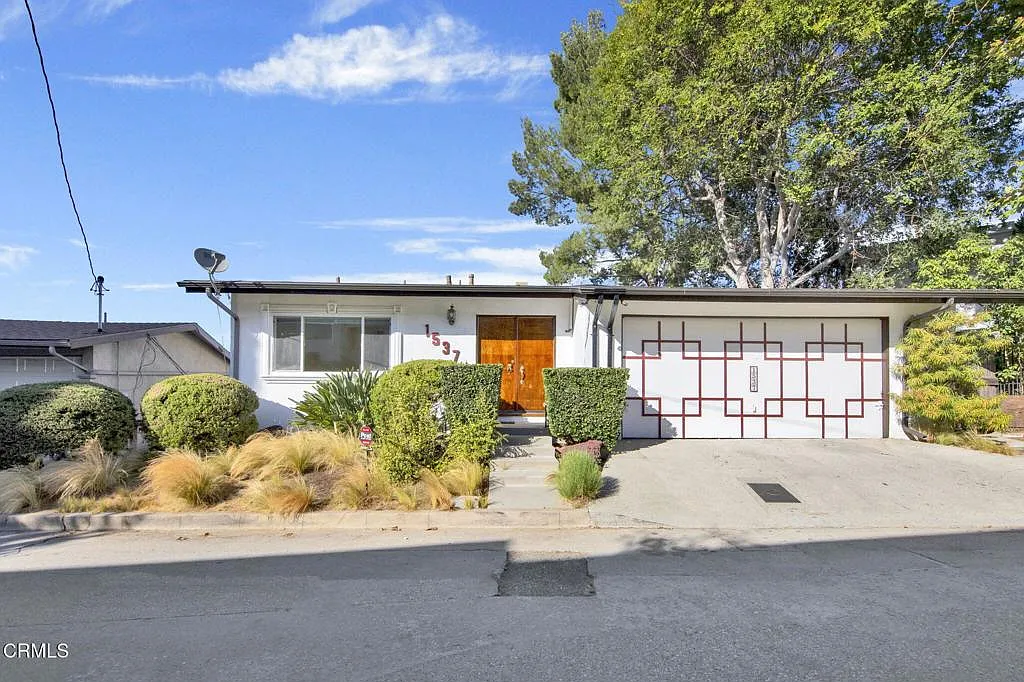 3 bed, 2.0 bath, 1893 sqft, $5,250 — Photo 1