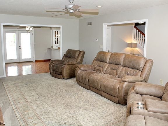 4th image of 138 Midgewood Dr