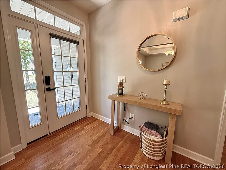 275 Maplewood Dr — Photo 3