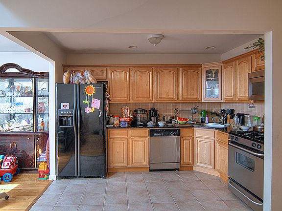 3rd image of 45 Bay 38 St #3A