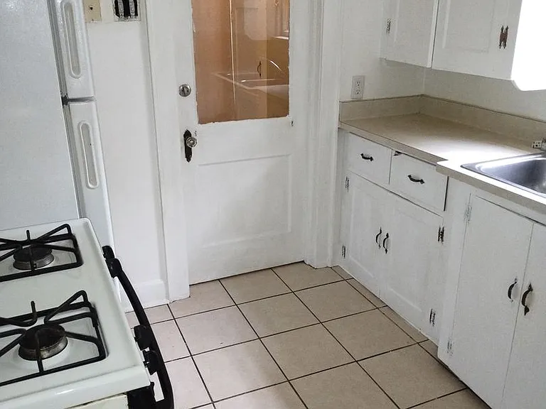 823 Central Ave — Photo 4