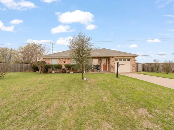 1595 Spring Branch Dr, Cleburne, TX 76033