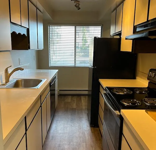 2121 W 4th Ave #107 — Photo 1