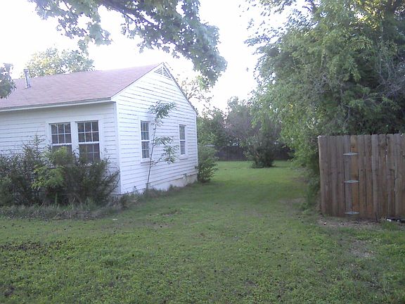 4th image of 4529 SE 27th St