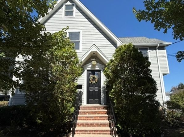 17 Myrtle Ave FLOOR 1