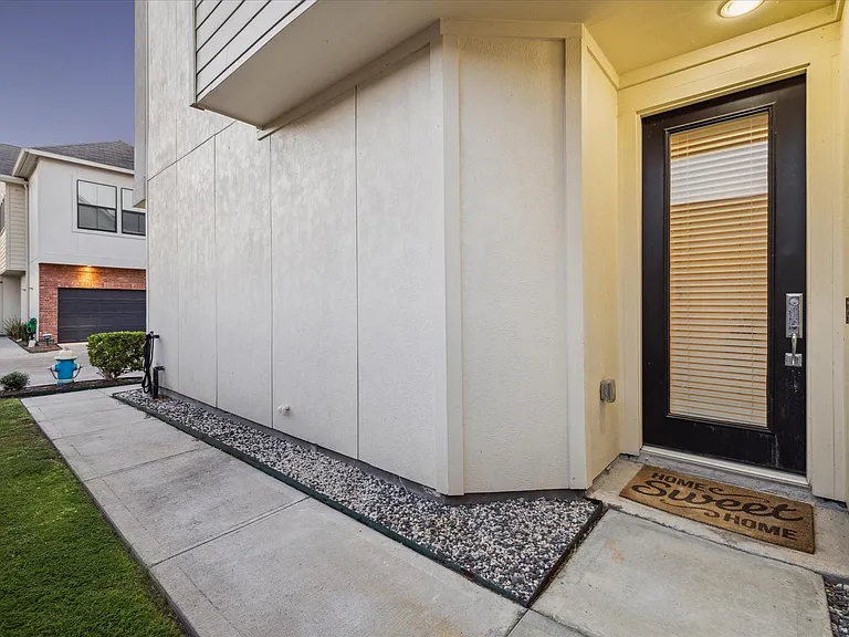 3902 Tulane Oak Dr — Photo 3